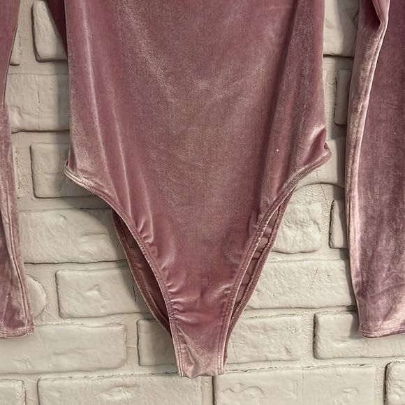 Urban Outfitters Out From Under velvet bodysuit size medium - Picture 3 of 10